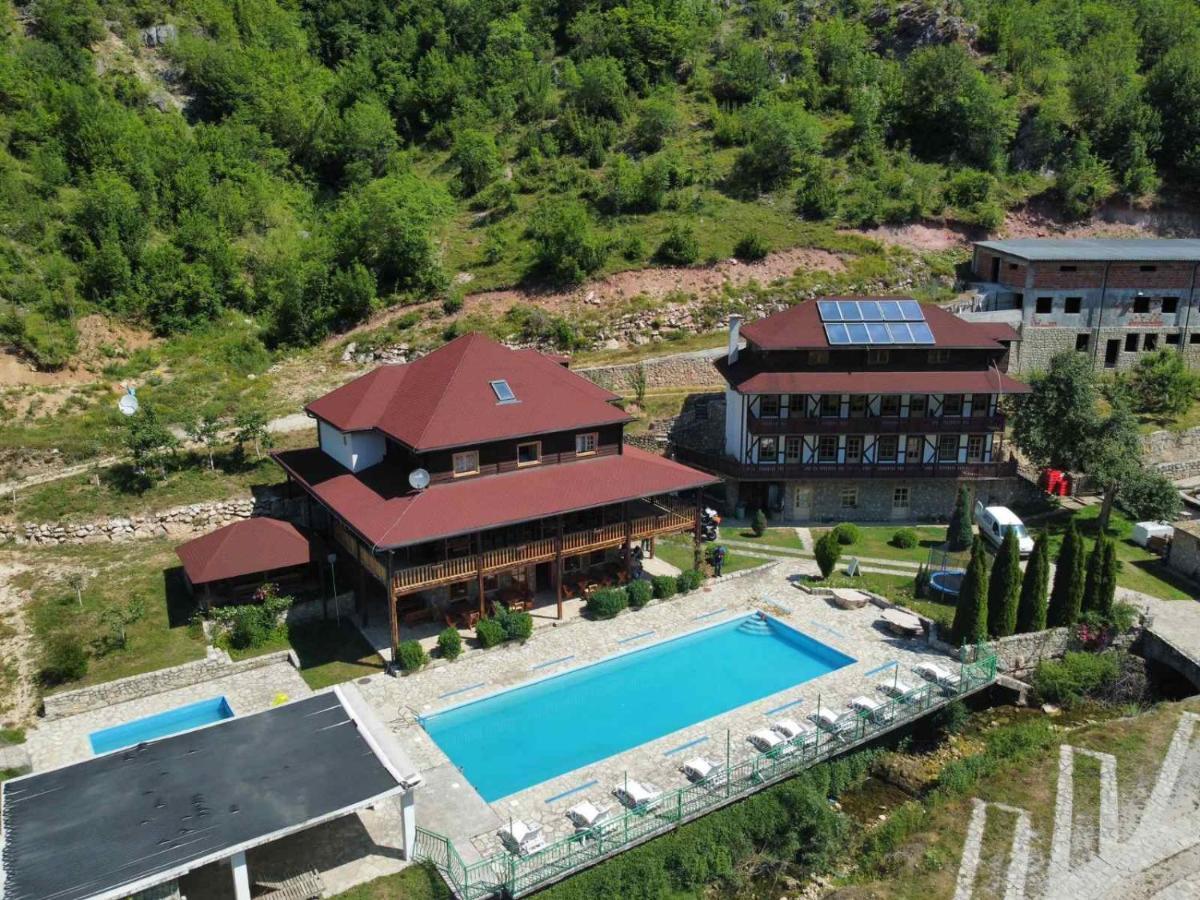 Гостевой дом Etno Selo Vrelo & Camping Беране Экстерьер фото