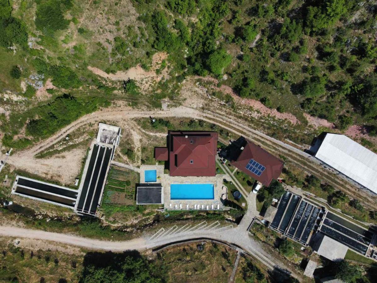 Гостевой дом Etno Selo Vrelo & Camping Беране Экстерьер фото