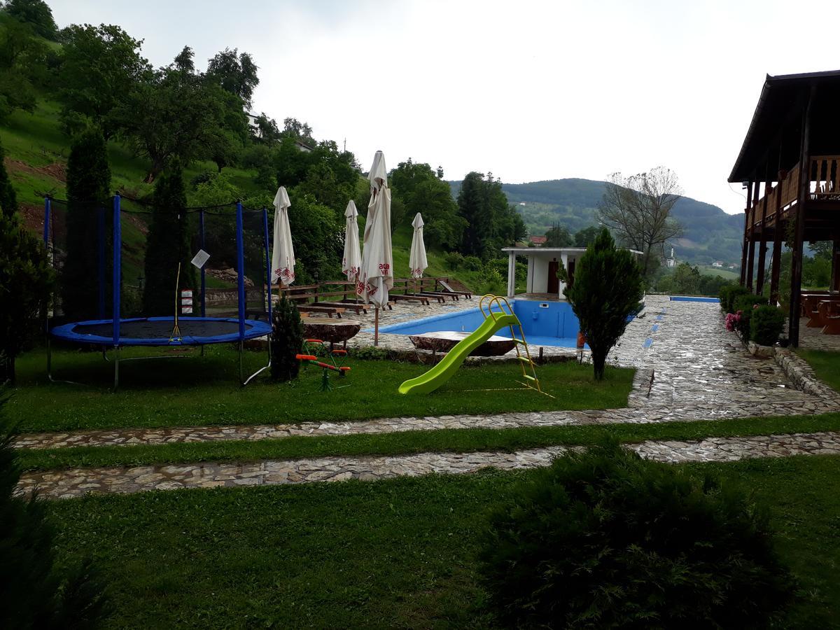 Гостевой дом Etno Selo Vrelo & Camping Беране Экстерьер фото